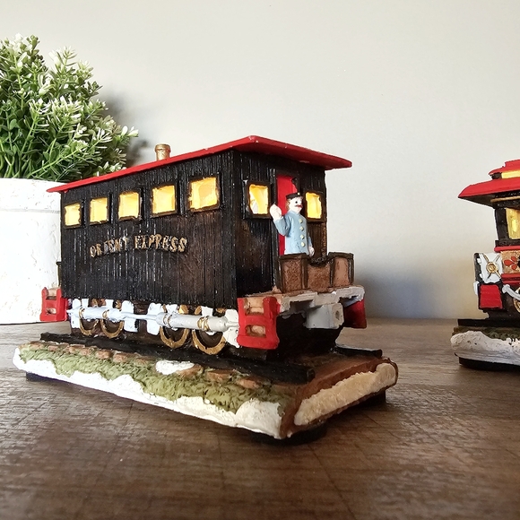 Rare Vintage Orient Express Lights Up 3 Section Resin Train Locomotive Caboose - Picture 13 of 17